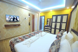 Club Studio Suite | In-room safe, desk, laptop workspace, soundproofing - Pipul Hotels & Resorts (Brahmagiri)
