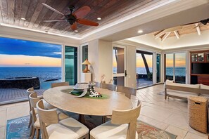 Outdoor dining - Ali'i Point #9: Lavish Oceanfront Home w/Pool & Spa- Relax & Watch the Waves (Kailua Kona)