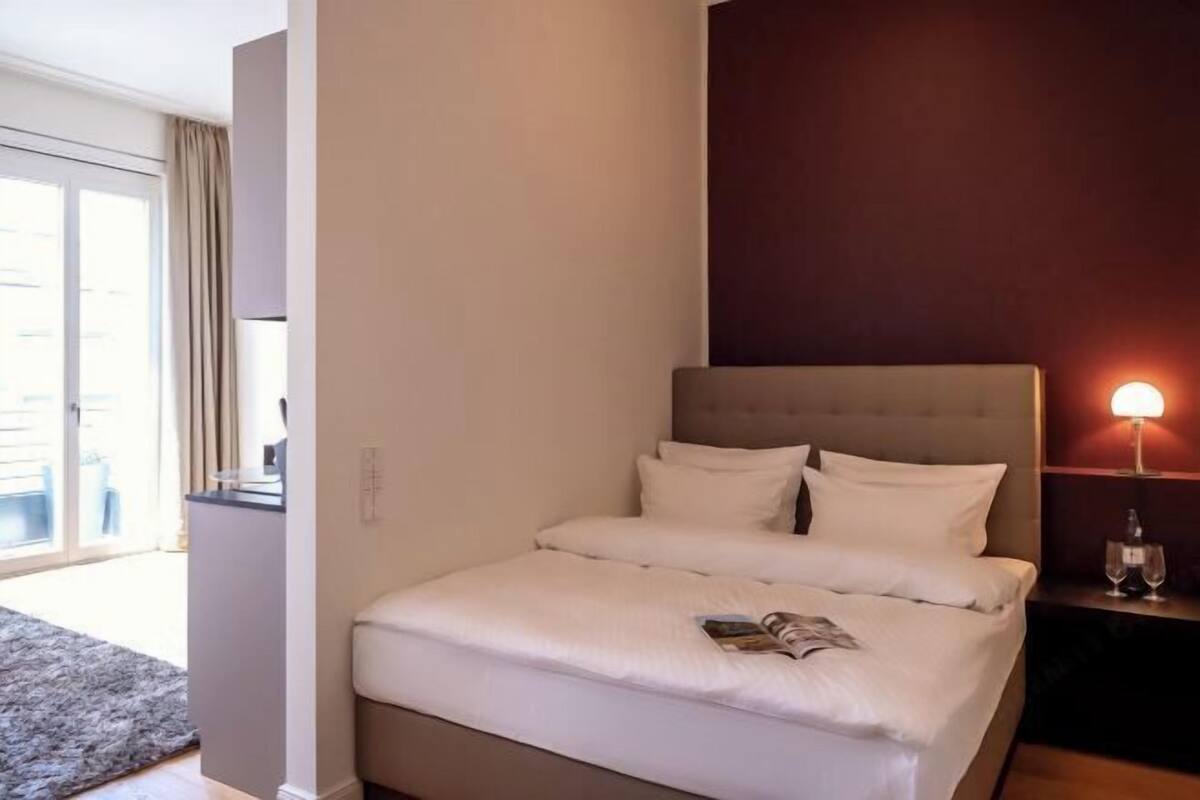 1 bedroom, in-room safe, individually decorated, individually furnished