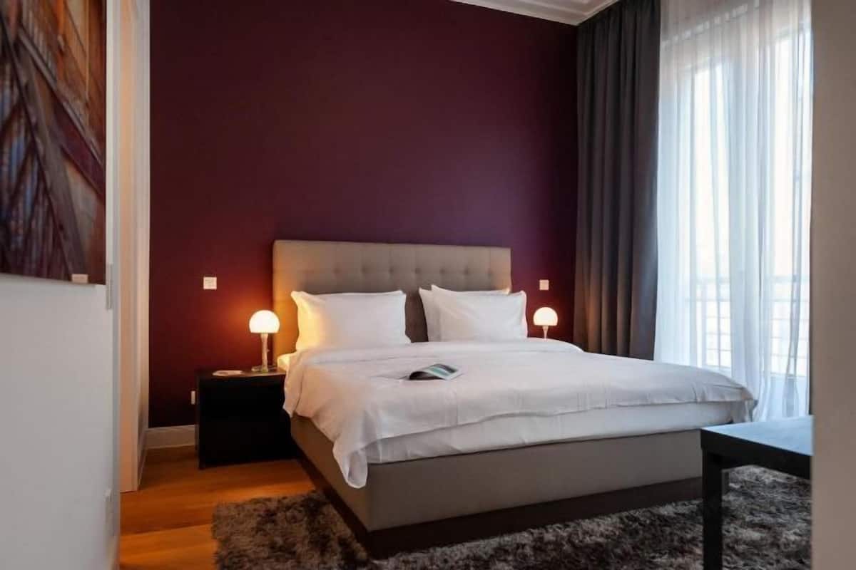 1 bedroom, in-room safe, individually decorated, individually furnished