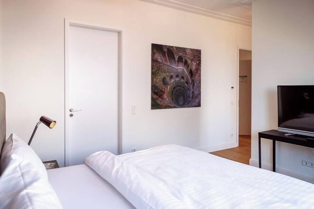 1 bedroom, in-room safe, individually decorated, individually furnished