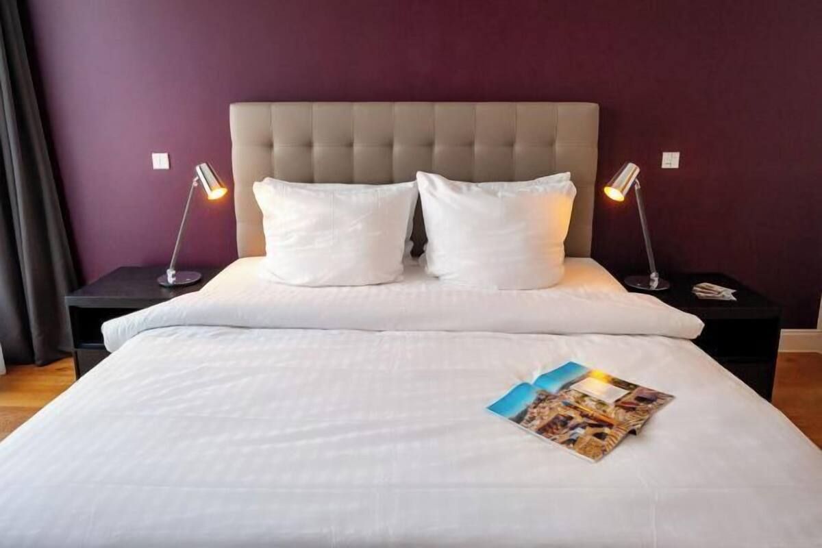 1 bedroom, in-room safe, individually decorated, individually furnished