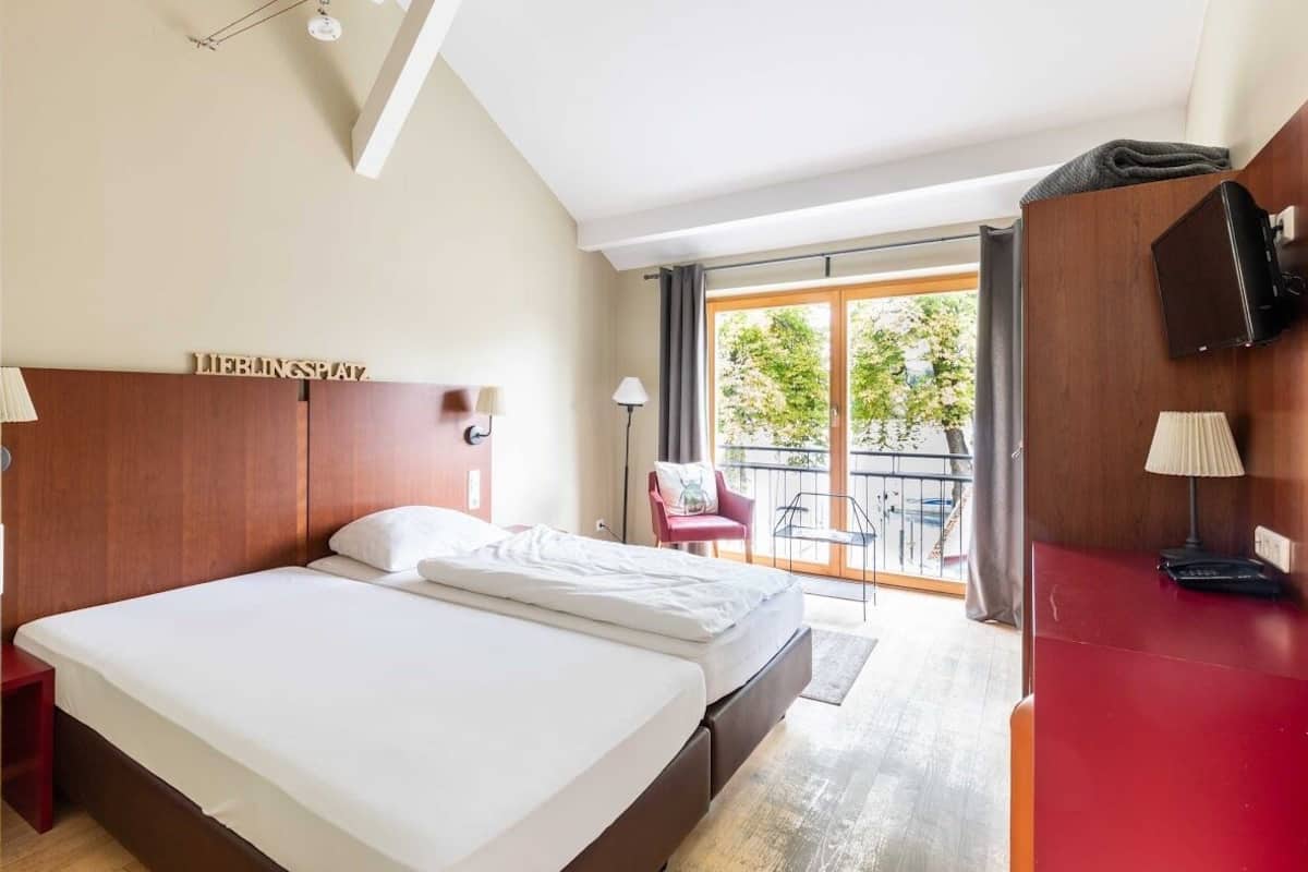 Tweepersoonskamer (Seeblick) | 1 slaapkamer, een bureau, babybedden, extra bedden