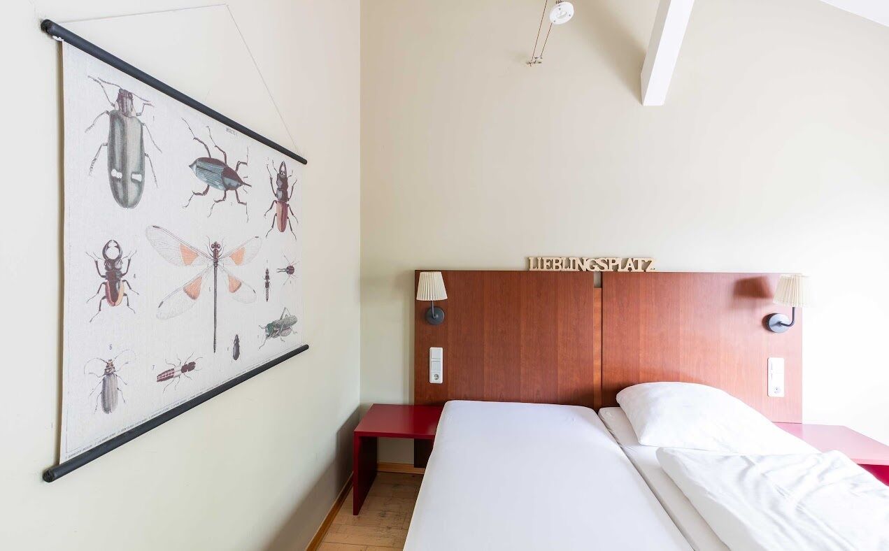 double room (seeblick) | desk, cots/infant beds, rollaway beds