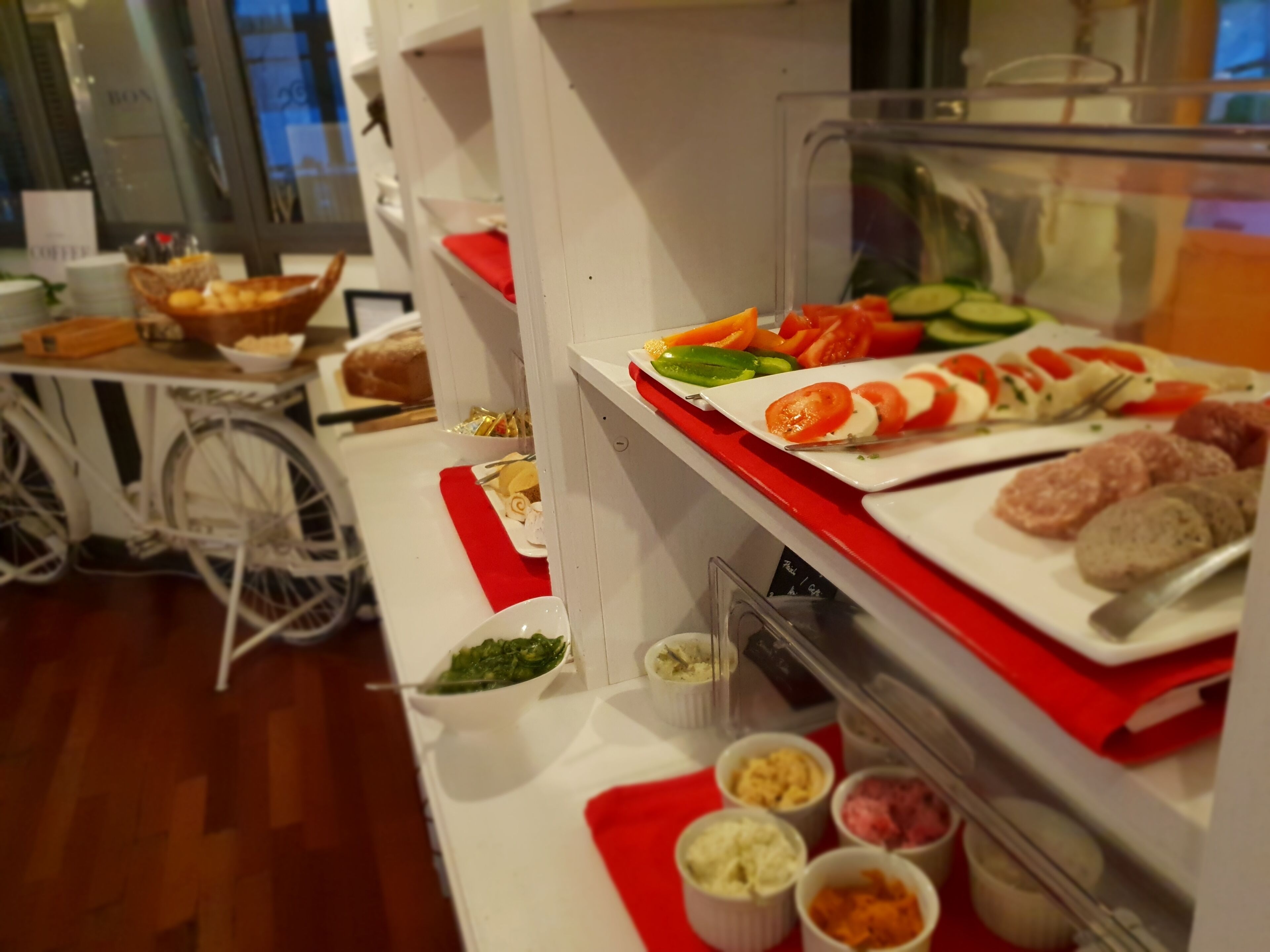 breakfast, dinner served; german cuisine, garden views