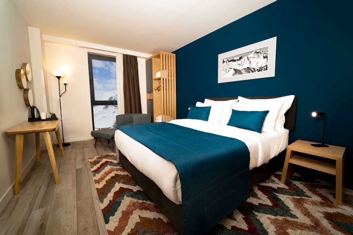 Minibar, Zimmersafe, Schreibtisch, laptopgeeigneter Arbeitsplatz