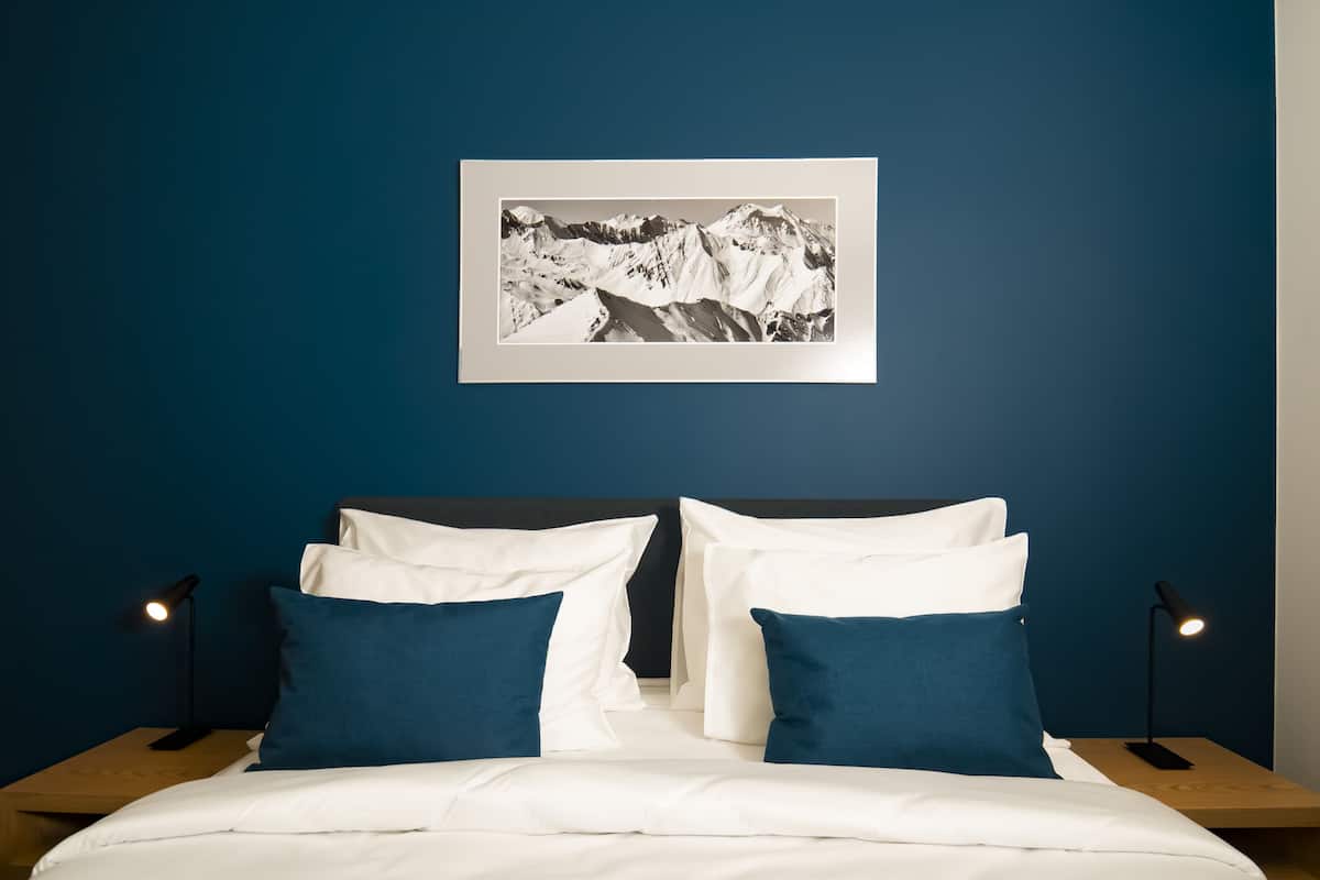 Doppelzimmer | Minibar, Zimmersafe, Schreibtisch, laptopgeeigneter Arbeitsplatz