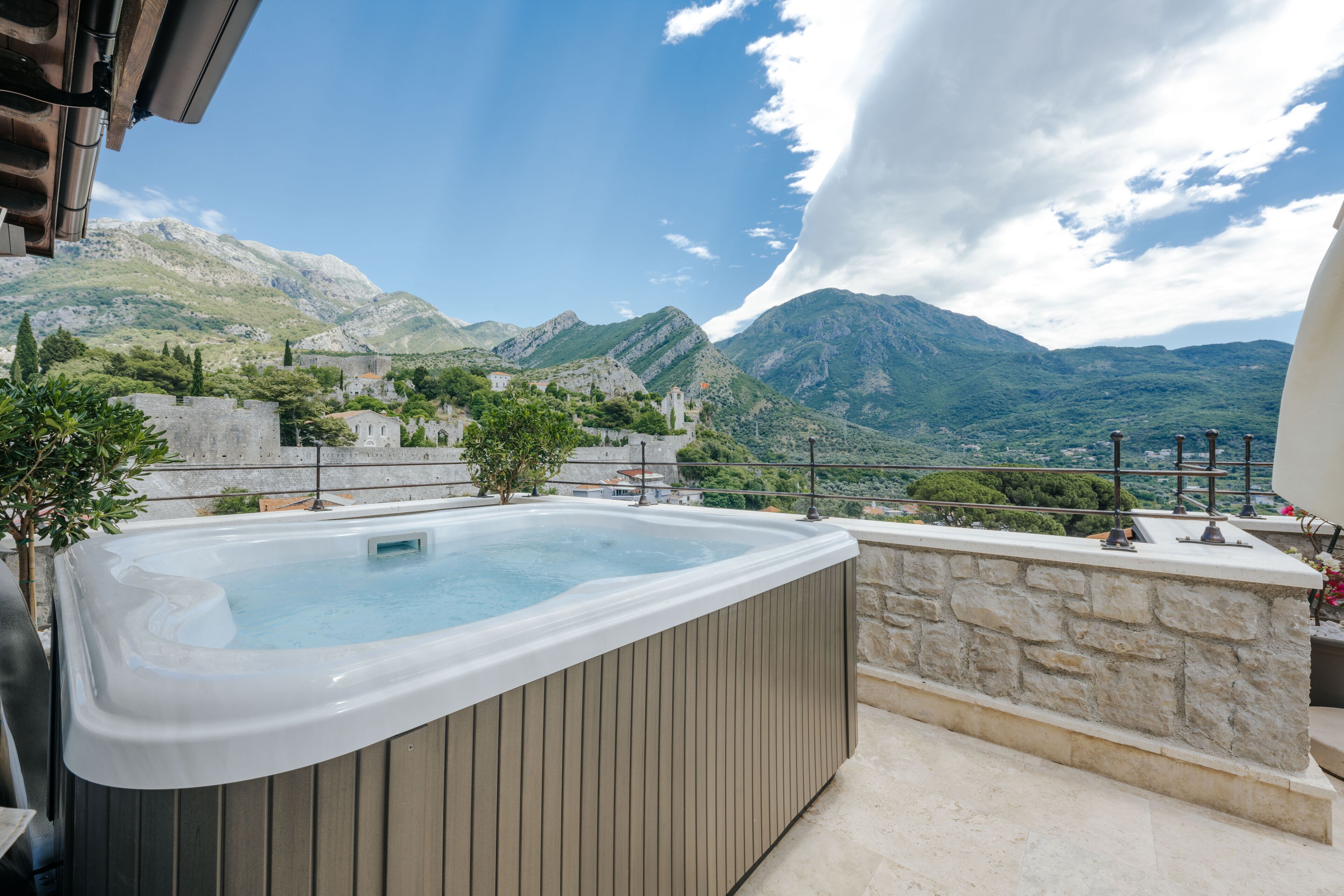 panoramic suite | terrace/patio