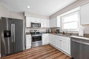 Unclassified image, 4 of 25, button