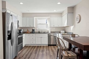 Unclassified image, 5 of 25, button