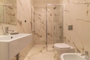 Regadera y bidet