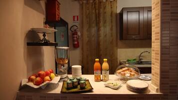 Free daily continental breakfast
