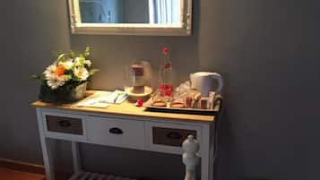 Double Room, Shared Bathroom | Room amenity