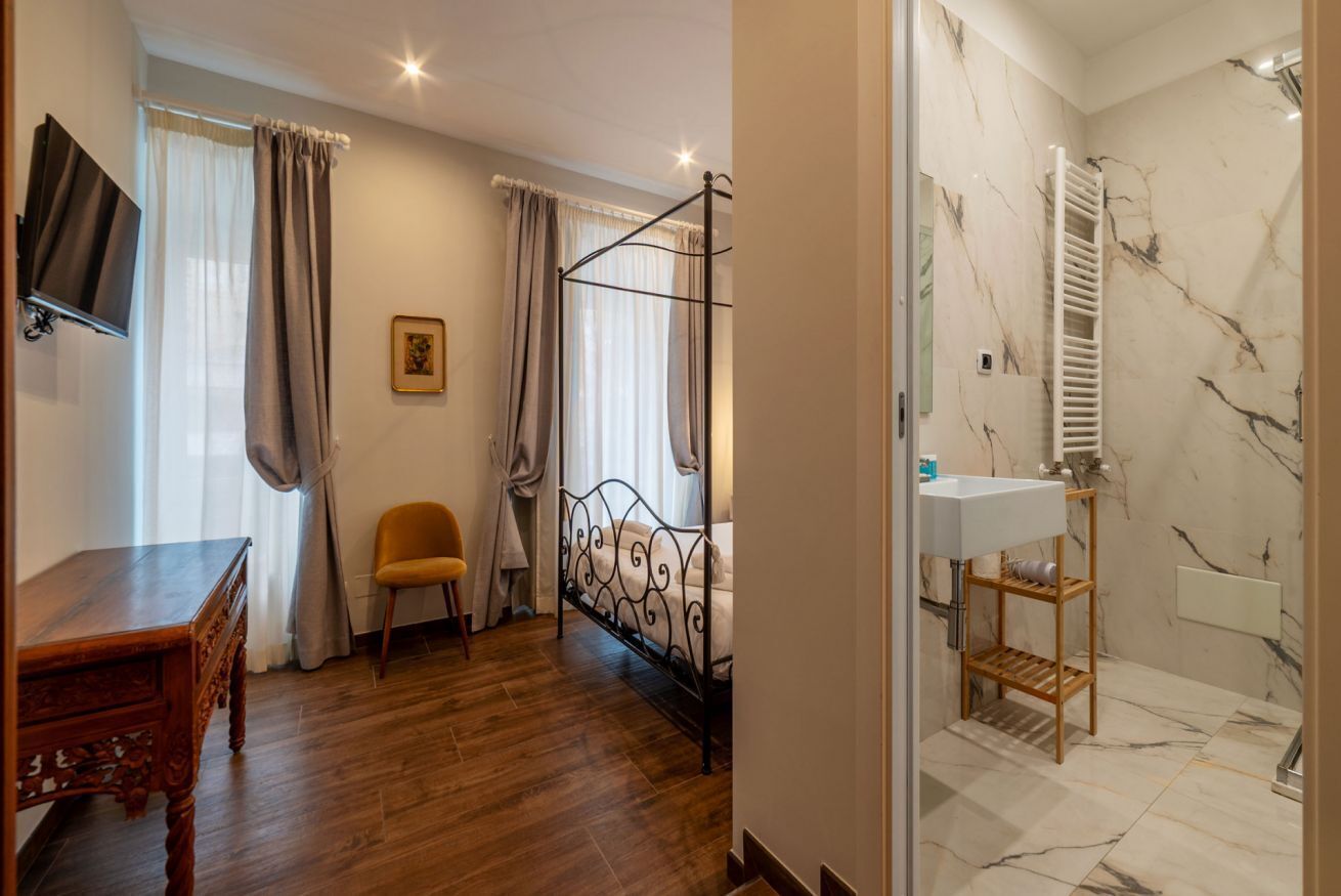 6 camere, una scrivania, Wi-Fi