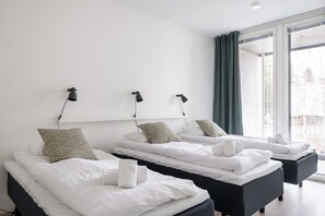 家庭公寓, 2 间卧室, 阳台 | 笔记本电脑工作区、遮光窗帘、隔音、熨斗/熨衣板