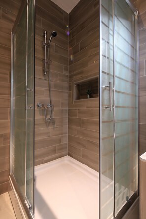 Apartment, 1 Bedroom | Bathroom shower