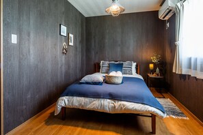 4 chambres, bureau, fer et planche à repasser, accès au Wi-Fi (inclus)