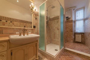 Shower, bidet