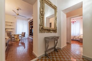 Interior - GuestHost - Testaccio Art & Design Flat BOOK NOW! (Roma)
