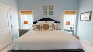 5 bedrooms, desk, free WiFi, bed sheets