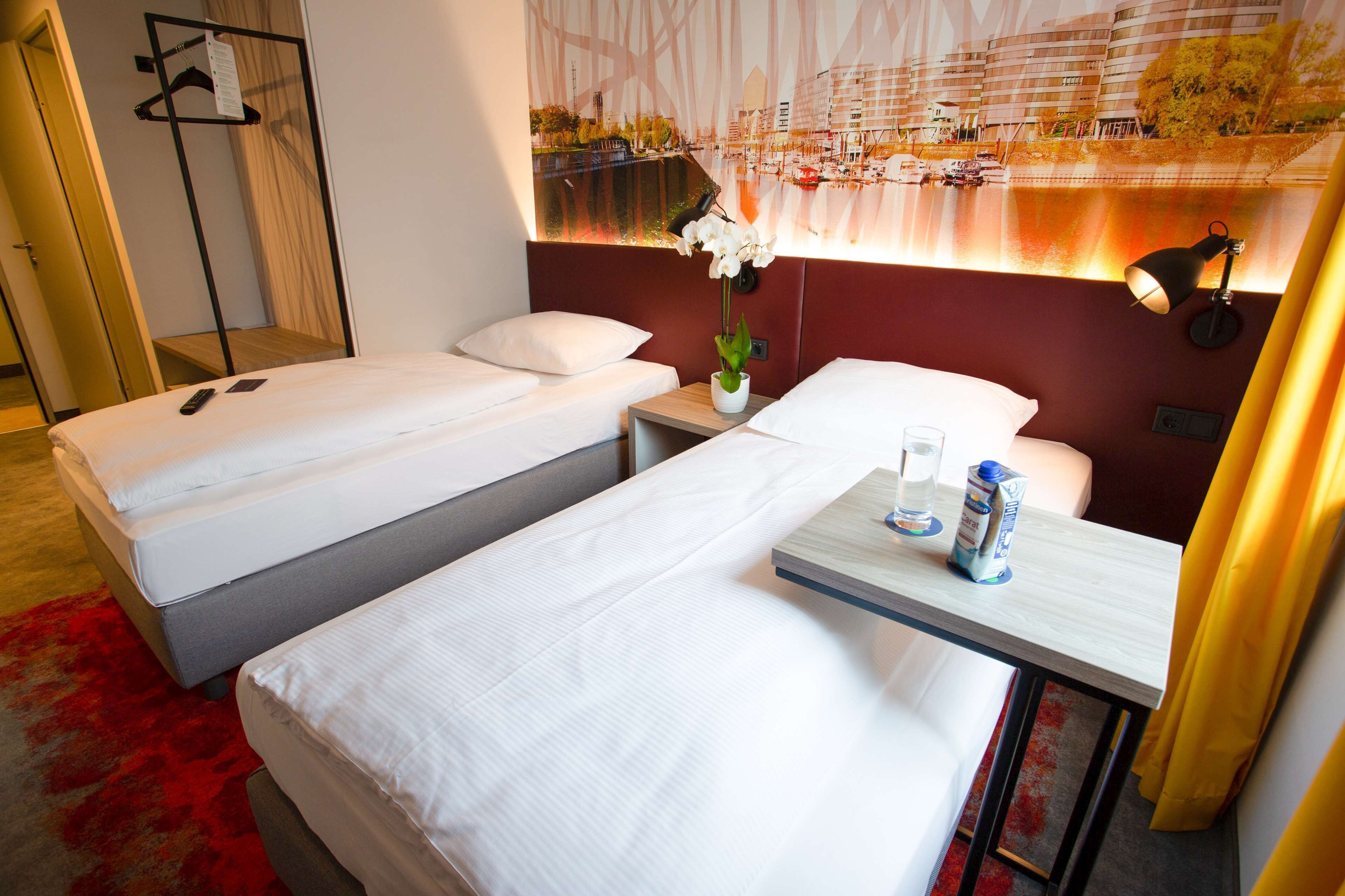 standard room, 2 single beds | hypo-allergenic bedding, individually decorated, blackout curtains