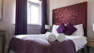 Habitación estándar doble, 1 cama doble | Escritorio, wifi gratis, ropa de cama