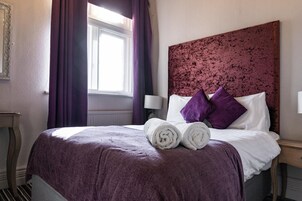 Habitación estándar doble, 1 cama doble | Escritorio, wifi gratis, ropa de cama