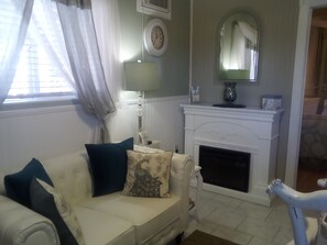 Smart TV, caminetto, lettore DVD