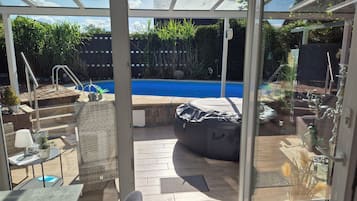 Piscine extérieure, piscine chauffée