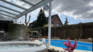 Ulkouima-allas, lämmitetty uima-allas