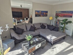 Smart TV, fireplace, video games, DVD player