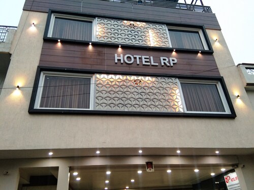 Hotel R P