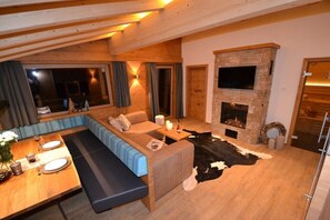 Smart TV, fireplace, table tennis