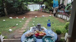 Daily local cuisine breakfast for a fee - Light House Beach Home (Dondra)
