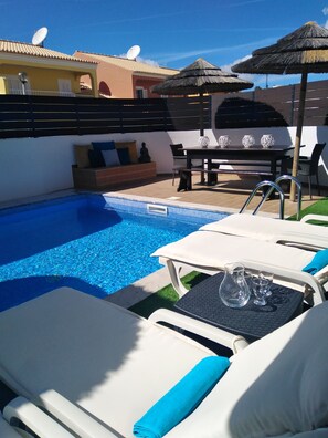 Outdoor pool, sun loungers - Villa Lazuli (Vila do Bispo)