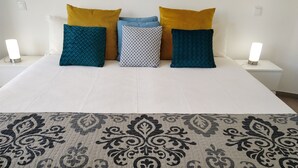 Habitación estándar con 1 cama doble o 2 individuales, 1 cama de matrimonio | Tabla de planchar con plancha, wifi gratis, ropa de cama