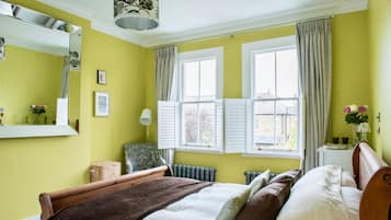 3 bedrooms, bed sheets