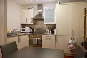 Fridge, microwave, oven, stovetop - Central Waterloo 2 Bedroom Apartment With Balcony (London)