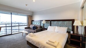 Iron/ironing board, free WiFi, bed sheets - Beautiful Studio Apartment in Takapuna (Auckland)