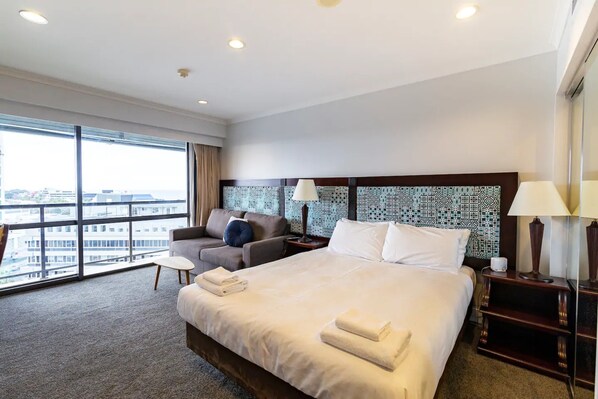 Iron/ironing board, free WiFi, bed sheets