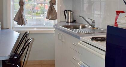 Comfortable 3 Bedroom Apartment In Trendy Haberfield