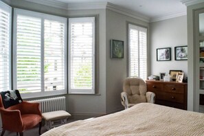 3 bedrooms, bed sheets