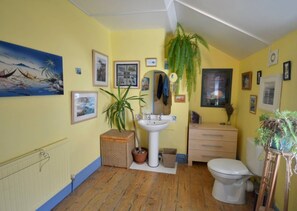 Bathroom - Eclectic Home In Trendy Bristol Suburb (Bristol)