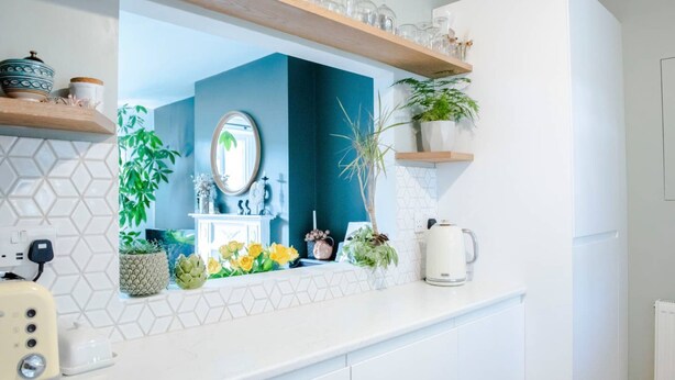 Oven, stovetop, dishwasher, cookware/dishes/utensils - Beautiful Bohemian 1 Bedroom Flat in Highbury (London)