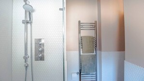 Bathroom - Beautiful Bohemian 1 Bedroom Flat in Highbury (London)