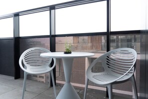 Apartemen (1 Bedroom) | Balkon