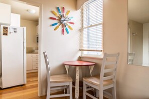 Apartment (1 Bedroom) | Private kitchen | Full-size fridge, microwave, oven, stovetop