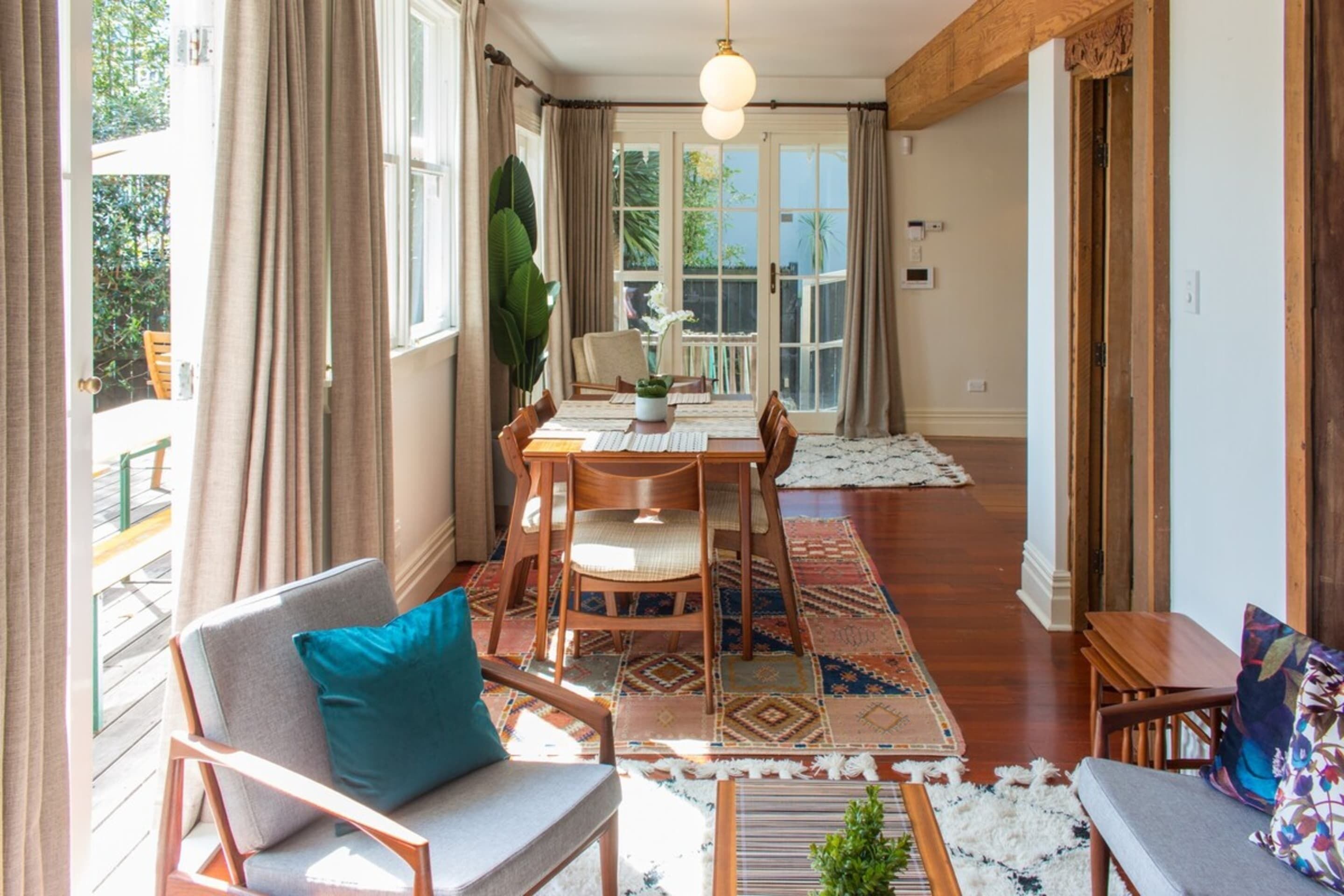 Apartment (3 Bedrooms) | Living room | 20-inch TV with digital channels, Netflix, streaming services