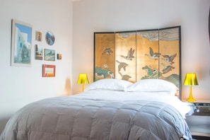1 bedroom, blackout drapes, bed sheets - Relaxing Central Apartment in Eden Terrace (Auckland)