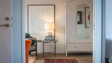 1 habitación, cortinas blackout y ropa de cama